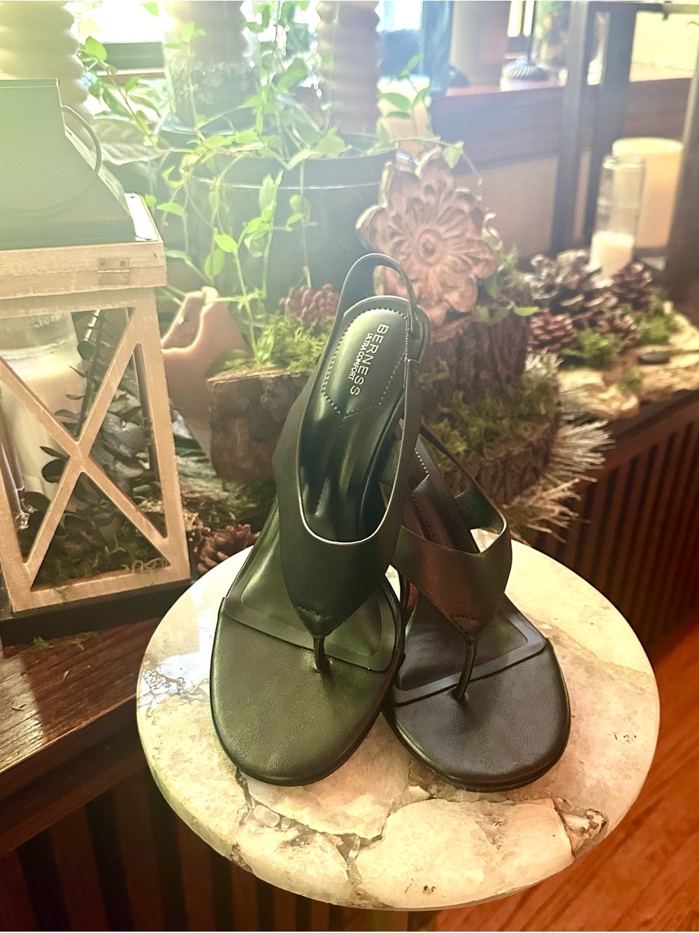 NIB!🔥 Black Slingback Kitten Heel Thong Sandals, Size 7